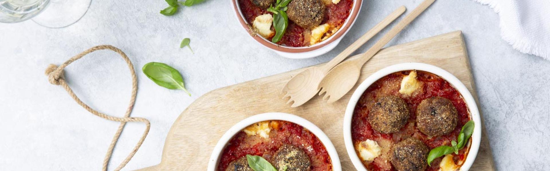 Balletjes met pesto in tomatensaus